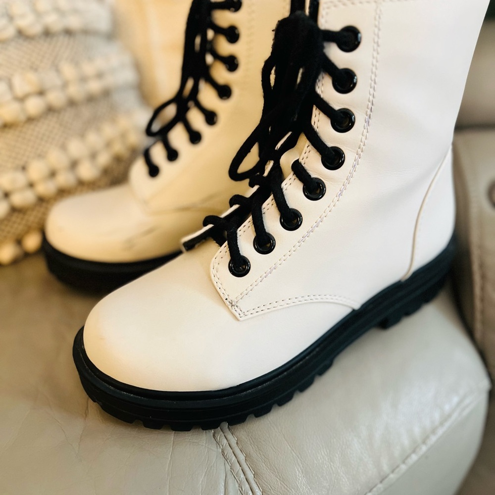 Soda White Combat Boots with Black Laces never worn outside - Picture 3 of 4